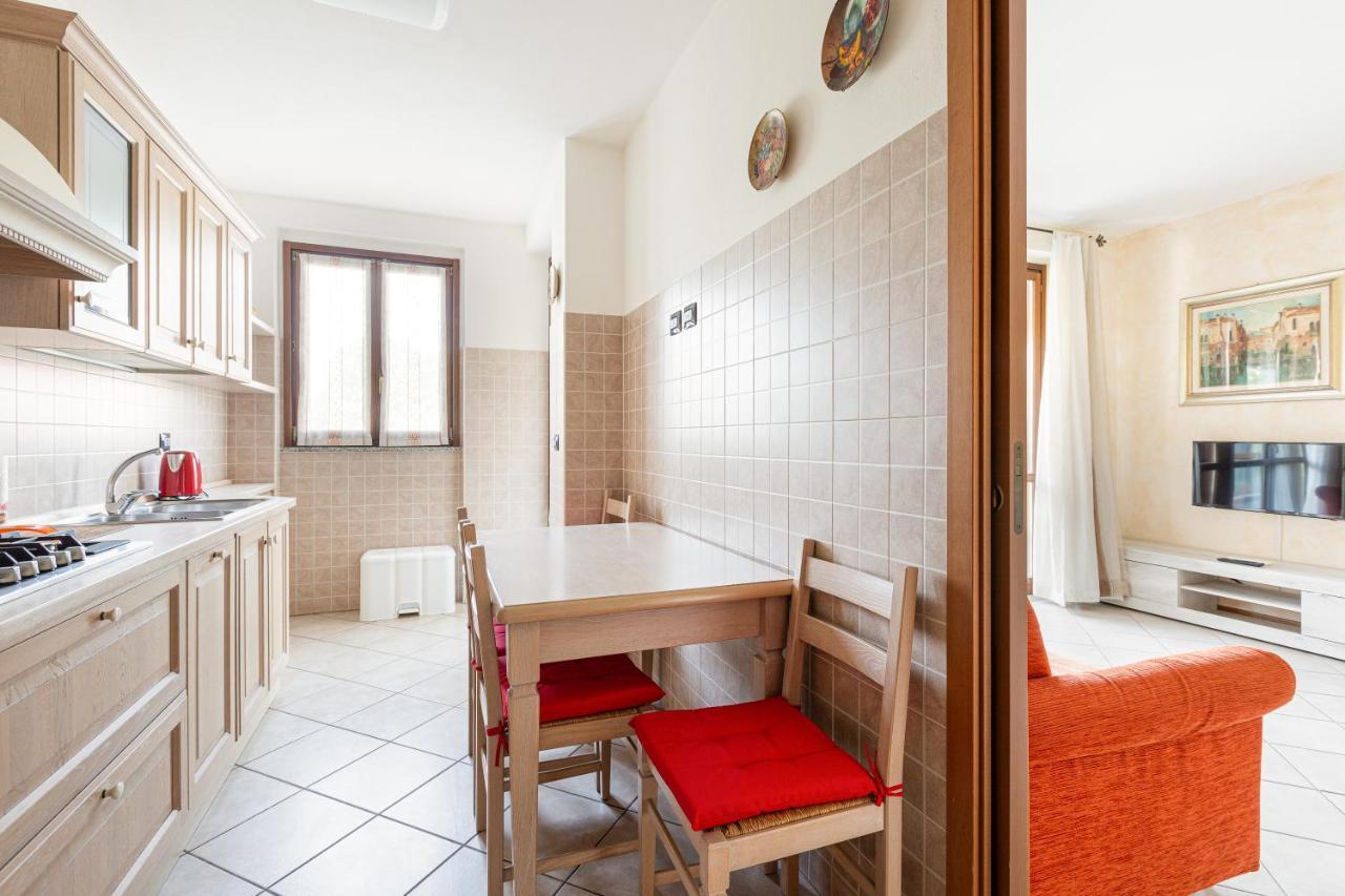 With Balcony Nearby M3 Subway Yellow Line * Mailand